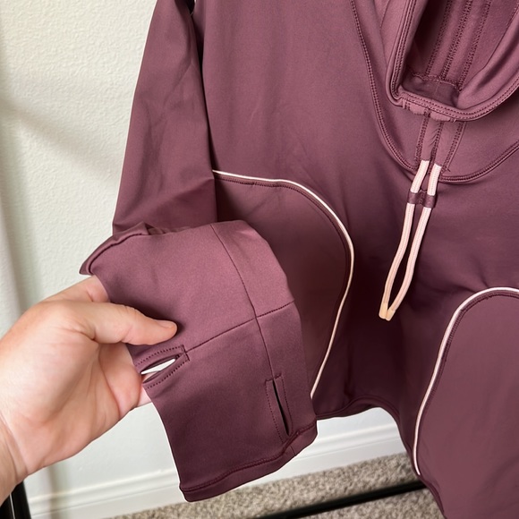 FREE PEOPLE Act Fast Warmth Layer in maroon NWOT sz Large - Picture 5 of 12